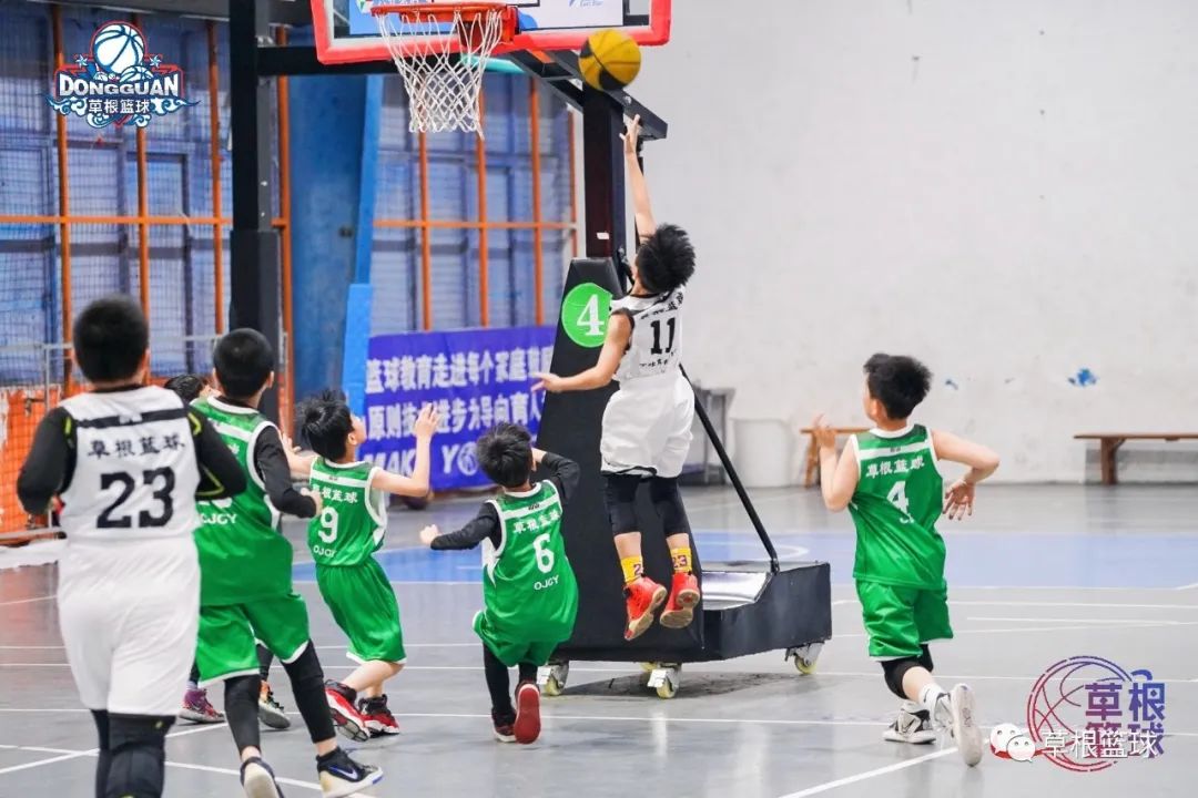篮球4v4规则半场出街_篮球半场的规则_篮球半场游戏规则
