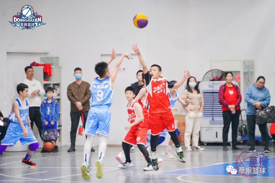 篮球半场游戏规则_篮球4v4规则半场出街_篮球半场的规则