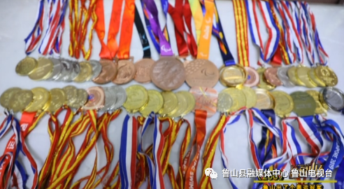 中国残疾人游泳冠军奥运冠军_世界残疾人游泳冠军第一名_河南残疾游泳世界冠军