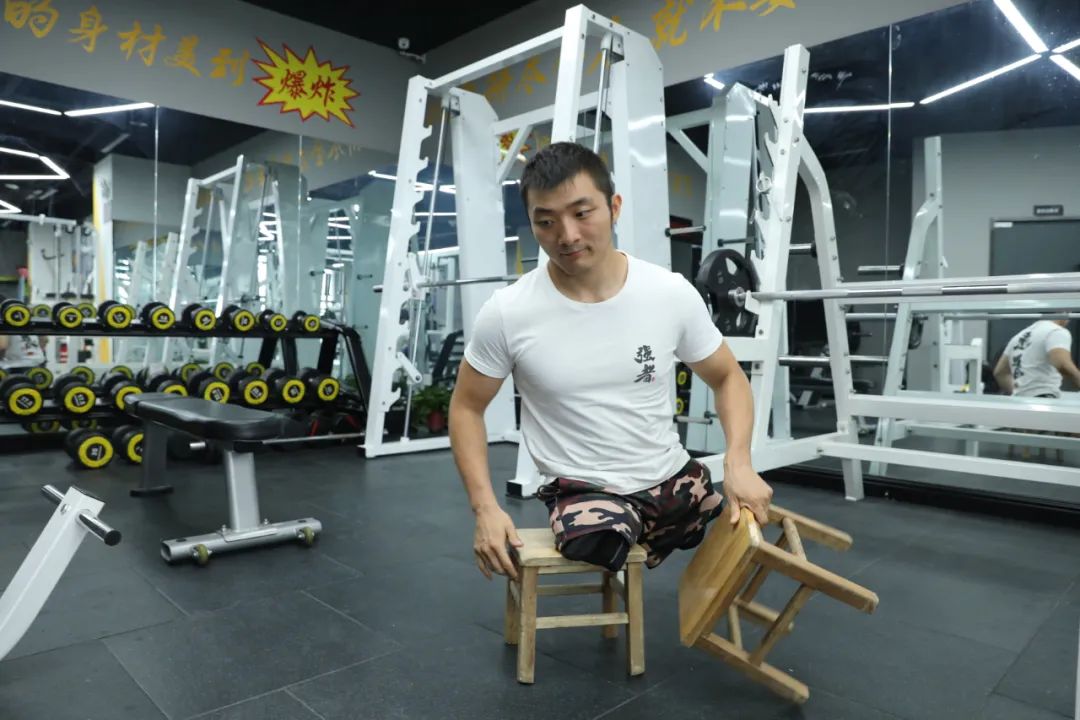 残疾人游泳世界冠军_河南残疾游泳世界冠军_残疾游泳冠军视频