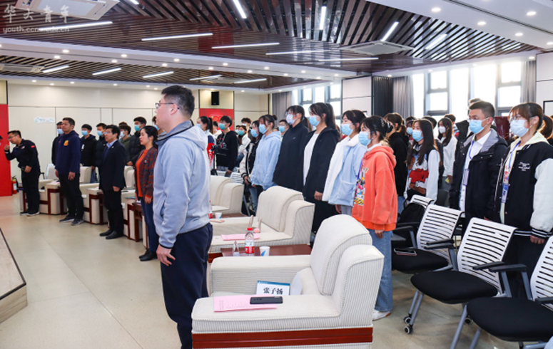 游泳冠军师大_游泳冠军2021_游泳师大冠军是谁