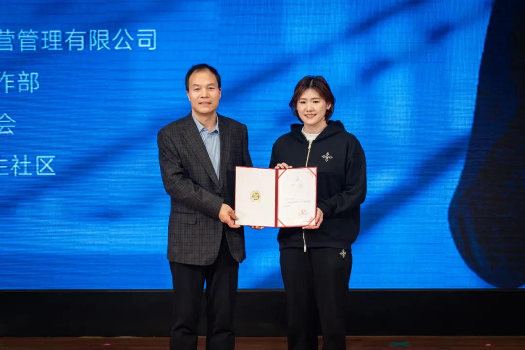 世界游泳冠军出发是谁_游泳出发冠军世界是哪个国家_游泳的世界冠军