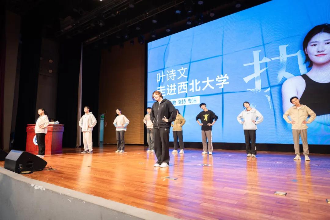 世界游泳冠军出发是谁_游泳的世界冠军_游泳出发冠军世界是哪个国家