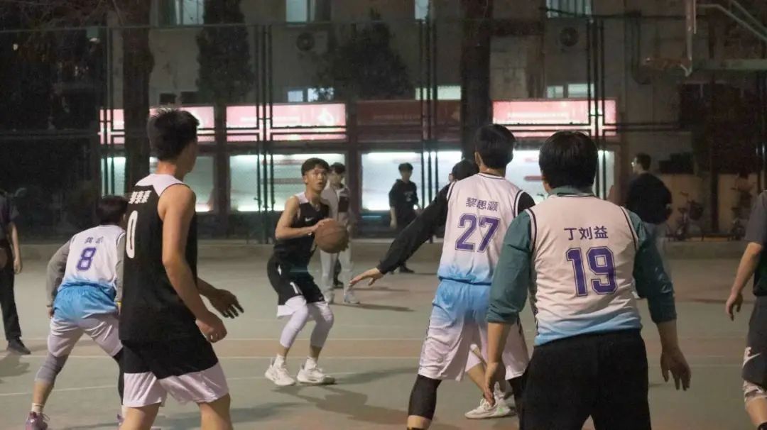 3人篮球_三人篮球篮下补篮规则_3人篮球的规则