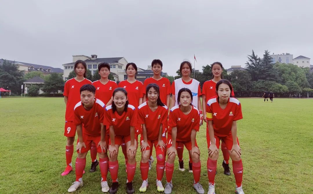 足球女子冠军拿过世界杯_女子足球拿过世界冠军吗_足球女子冠军拿过世界冠军吗