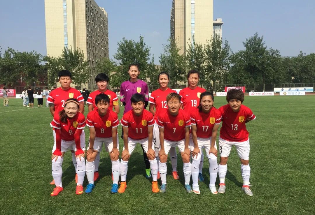 足球女子冠军拿过世界杯_女子足球拿过世界冠军吗_足球女子冠军拿过世界杯冠军吗