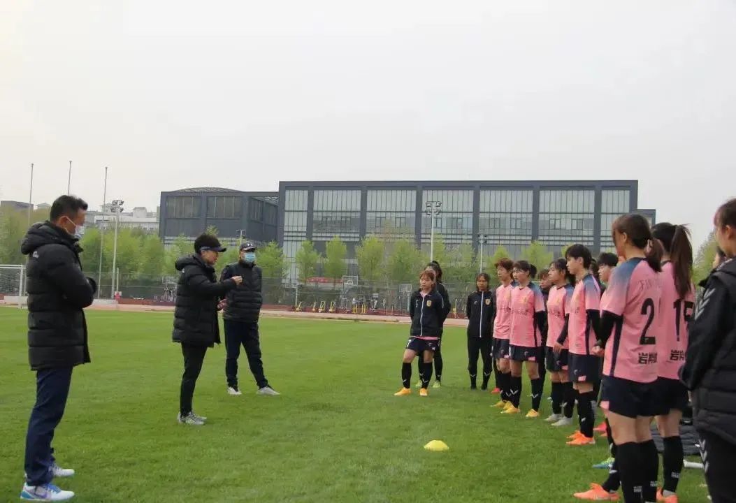 足球女子冠军拿过世界杯_女子足球拿过世界冠军吗_足球女子冠军拿过世界杯冠军吗