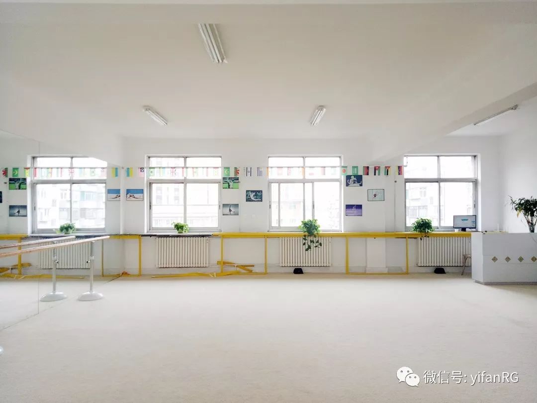 少儿游泳比赛女子_女子游泳儿童比赛舞蹈冠军_游泳舞蹈女子冠军儿童比赛