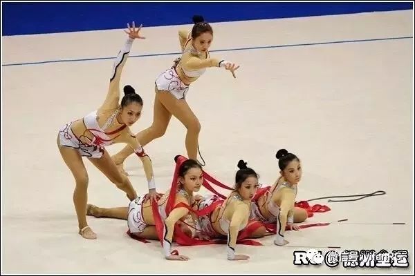 女子游泳儿童比赛舞蹈冠军_少儿游泳比赛女子_游泳舞蹈女子冠军儿童比赛