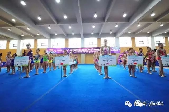女子游泳儿童比赛舞蹈冠军_少儿游泳比赛女子_游泳舞蹈女子冠军儿童比赛