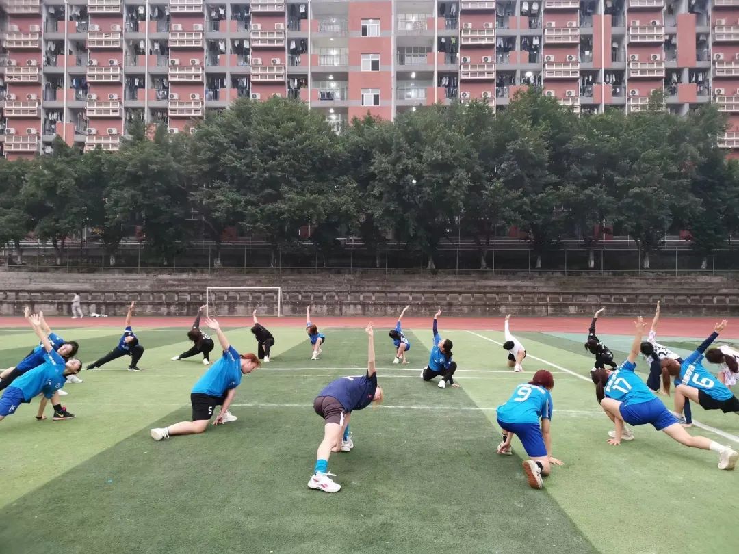 足球比赛冠军规则_足球领奖台_足球冠军领奖规则是什么