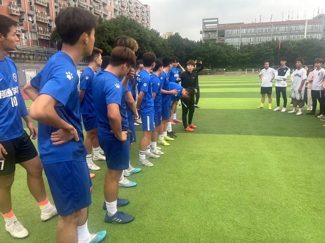 足球比赛冠军规则_足球领奖台_足球冠军领奖规则是什么