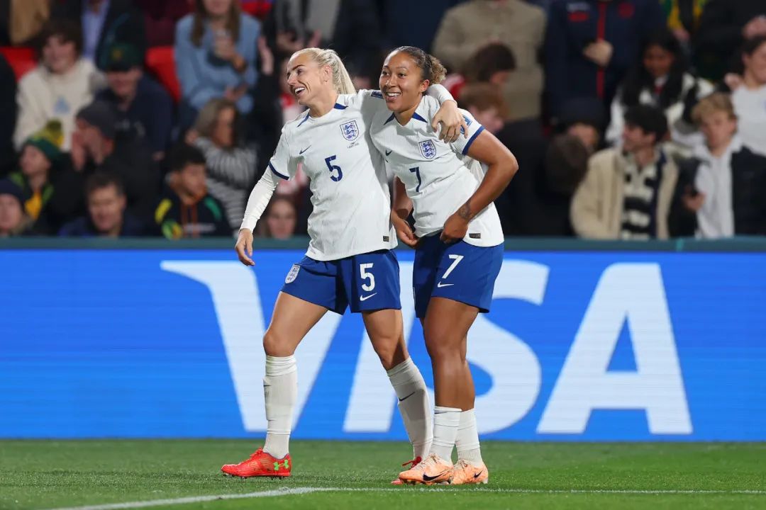 足球女子冠军拿过世界杯_女足球运动员冠军_女子足球拿过世界冠军吗