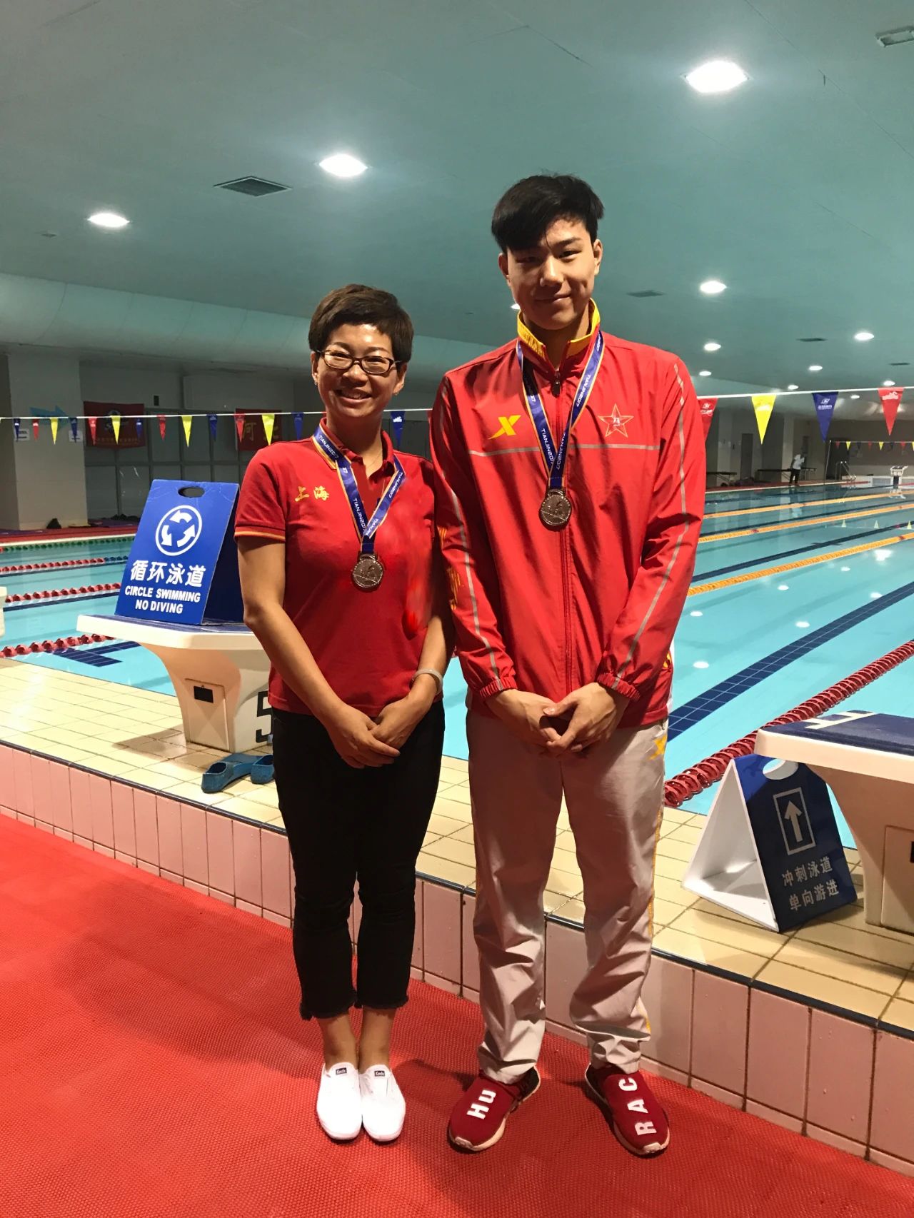 杭州游泳奥运冠军男_2022杭州亚运会游泳选手_杭州亚运会男游泳冠军是谁