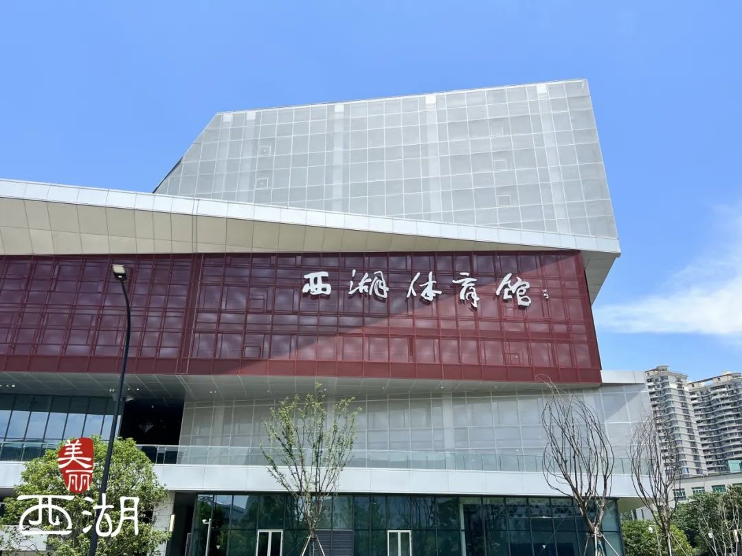 明星体育馆健身_健身出名的明星_盘点那些健身明星