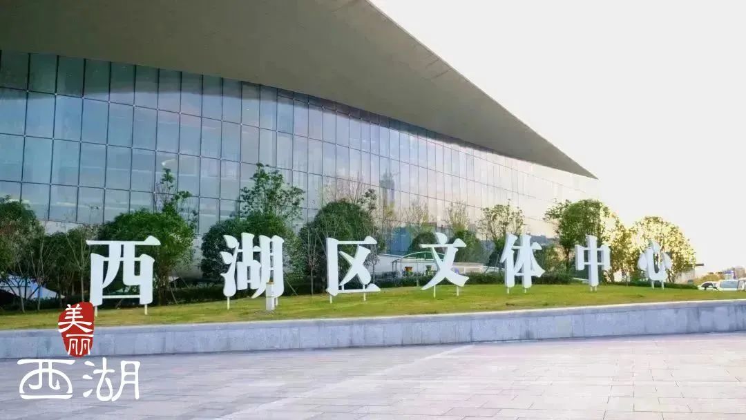 盘点那些健身明星_明星体育馆健身_健身出名的明星