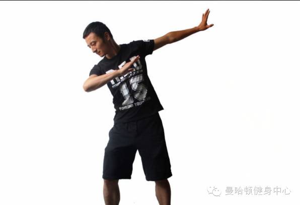 盘点那些健身明星_明星体育馆健身_健身出名的明星