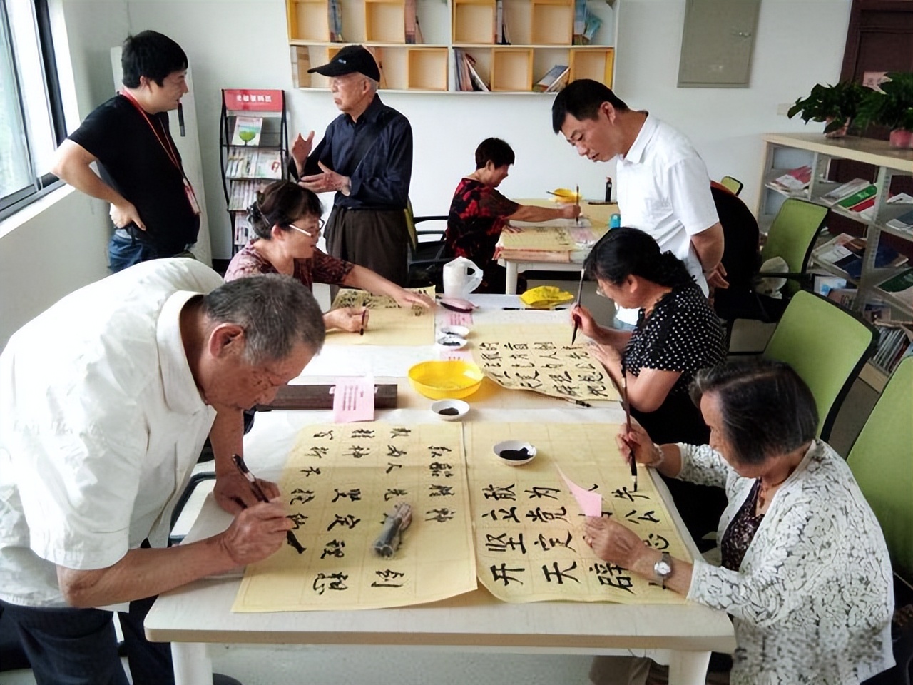 老年技能生活指导内容_老年生活技能_老年日常生活与活动技能