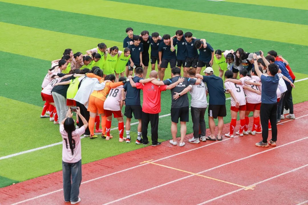 华侨中学足球队_华侨大学足球队冠军_华侨大学足球新生杯