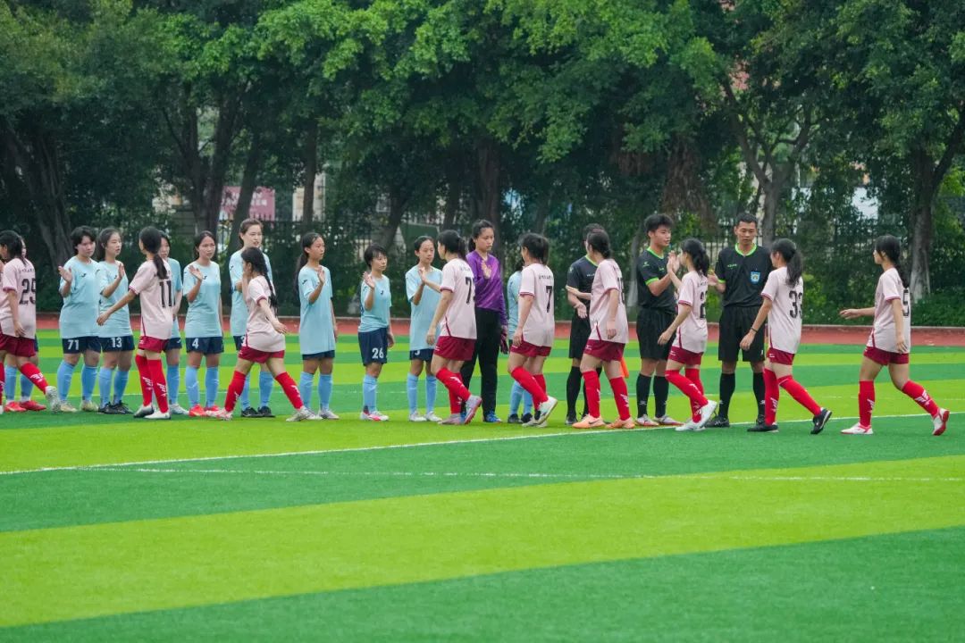 华侨大学足球队冠军_华侨大学足球新生杯_华侨中学足球队