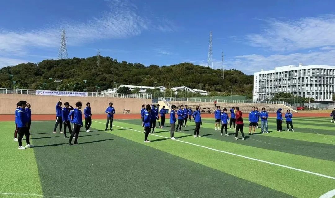 华侨大学足球新生杯_华侨中学足球队_华侨大学足球队冠军