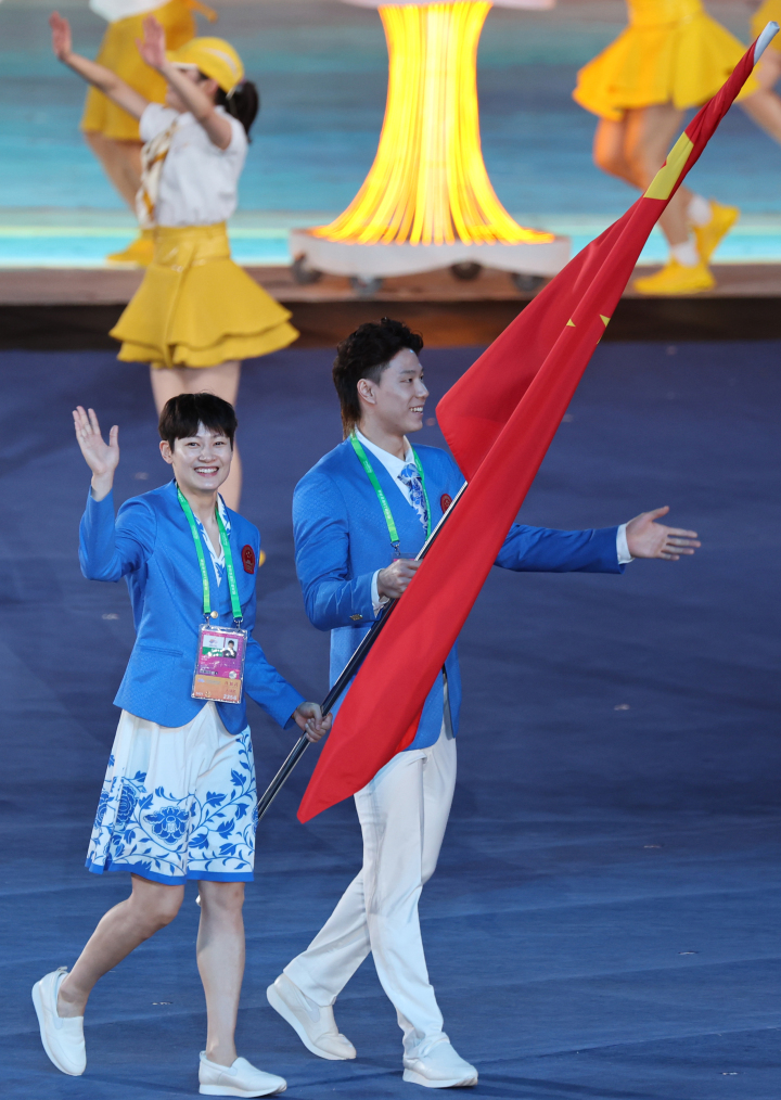 北京奥运会女子击剑冠军_中国奥运会击剑运动员_奥运击剑冠军中国服饰女