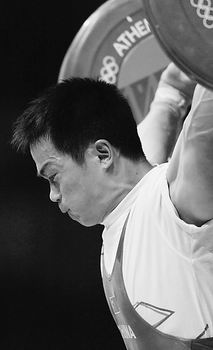 张国政2004年雅典奥运会男子举重69公