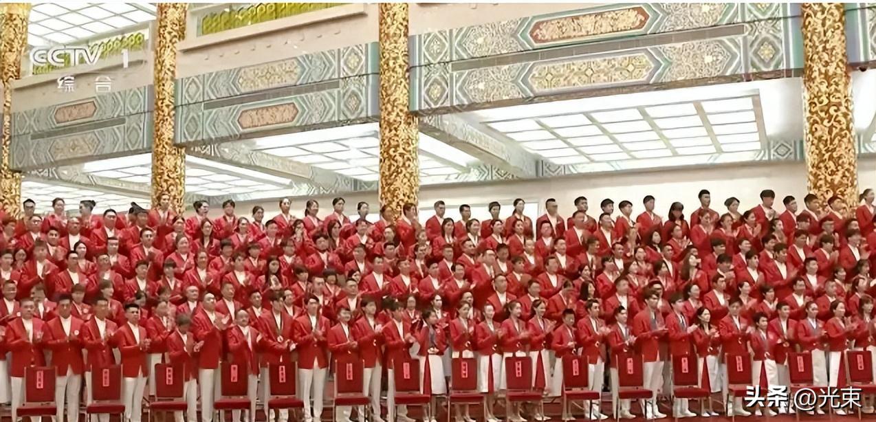奥运会击剑女冠军_奥运击剑冠军中国服饰女_中国奥运会击剑运动员