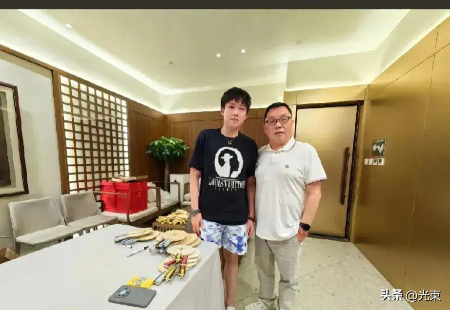 中国奥运会击剑运动员_奥运击剑冠军中国服饰女_奥运会击剑女冠军
