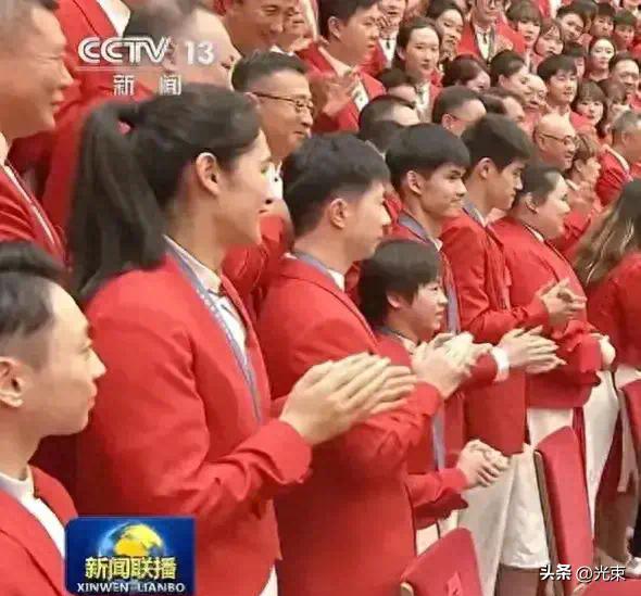 奥运会击剑女冠军_中国奥运会击剑运动员_奥运击剑冠军中国服饰女