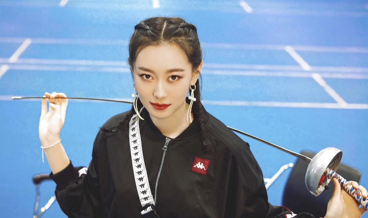 中国击剑奥运冠军女子_奥运击剑冠军中国服饰女_奥运会击剑女冠军