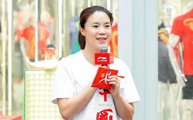 金牌篮球冠军得获得多少奖金_金牌篮球冠军得获得者是谁_篮球获得冠军得多少块金牌