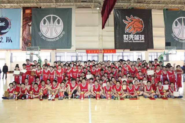 篮球赛家长代表发言_家长篮球赛标语_和家长互动的篮球技巧大赛