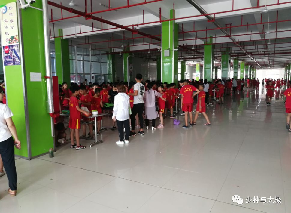 武警打的过拳击手吗_武警打得过特种兵吗_柔道冠军能打得过武警部队吗