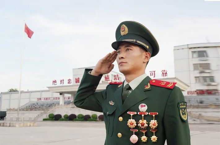 武警能部队冠军打得过中将吗_柔道冠军能打得过武警部队吗_武警能部队冠军打得过日军吗