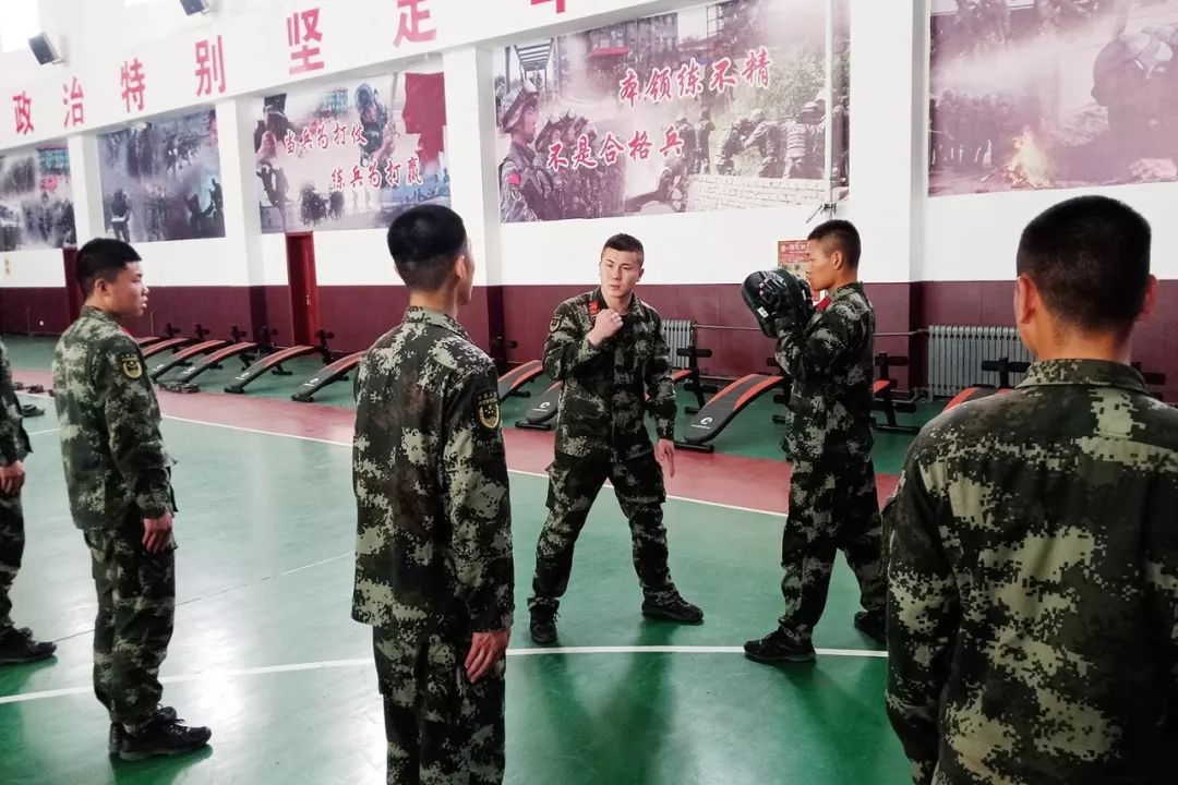 武警能部队冠军打得过军官吗_武警能部队冠军打得过日军吗_柔道冠军能打得过武警部队吗