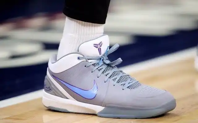 nike篮球鞋历史_nike历年篮球鞋总汇_耐克篮球鞋历史年鉴