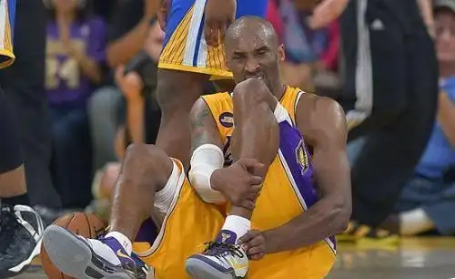 耐克篮球鞋历史年鉴_nike历年篮球鞋总汇_nike篮球鞋历史