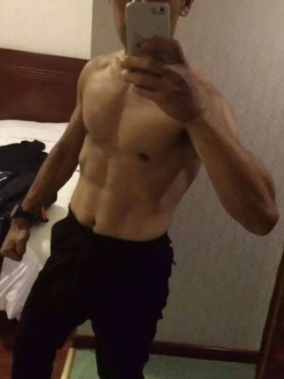 马拉松消耗多少能量_跑一次马拉松能消耗多少热量_半程马拉松消耗热量