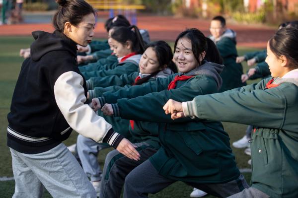中小学生篮球游戏_小学生篮球小游戏_九岁小学生打篮球游戏规则