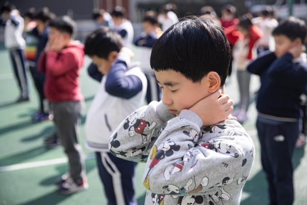 中小学生篮球游戏_九岁小学生打篮球游戏规则_小学生篮球小游戏