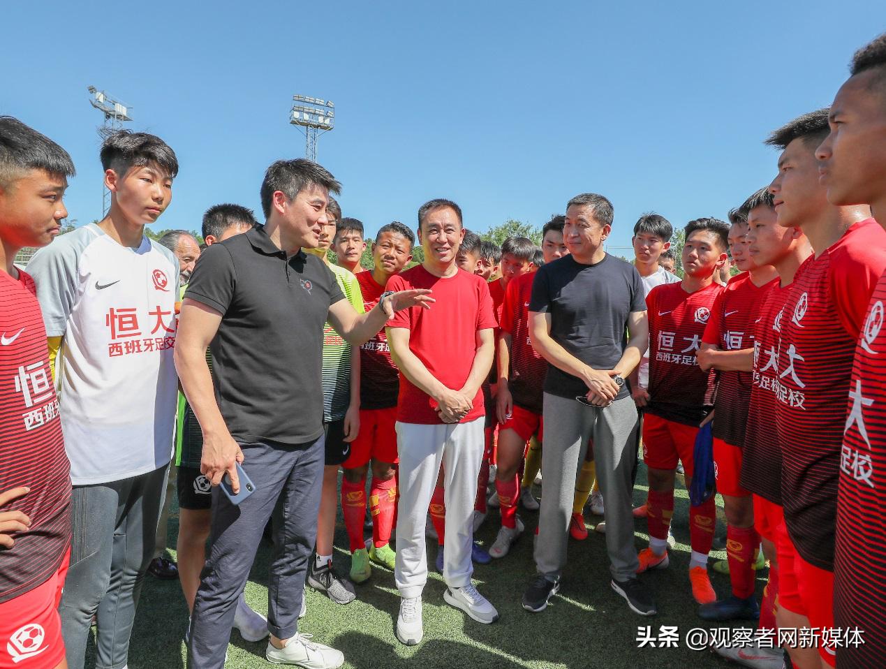 许家印中国足球的罪人_足球冠军赛许家印_足球赛冠军许家印是哪里人