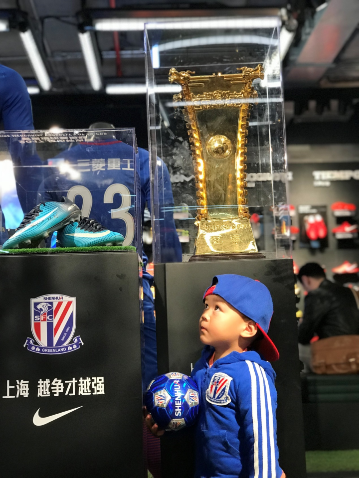 足球空霸是什么意思_足球历史空霸_足球霸王