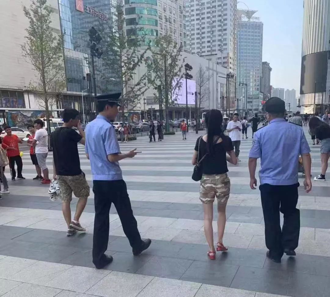 武汉买篮球鞋_武汉篮球鞋抽签规则图片_武汉篮球服
