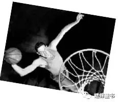 篮球步伐规则_篮球规则起步走_篮球起两步改了规则吗