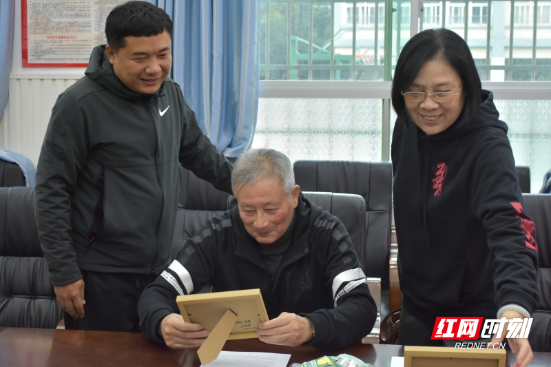篮球联赛湖南冠军小学生是谁_湖南省小篮球比赛_湖南小学生篮球联赛冠军