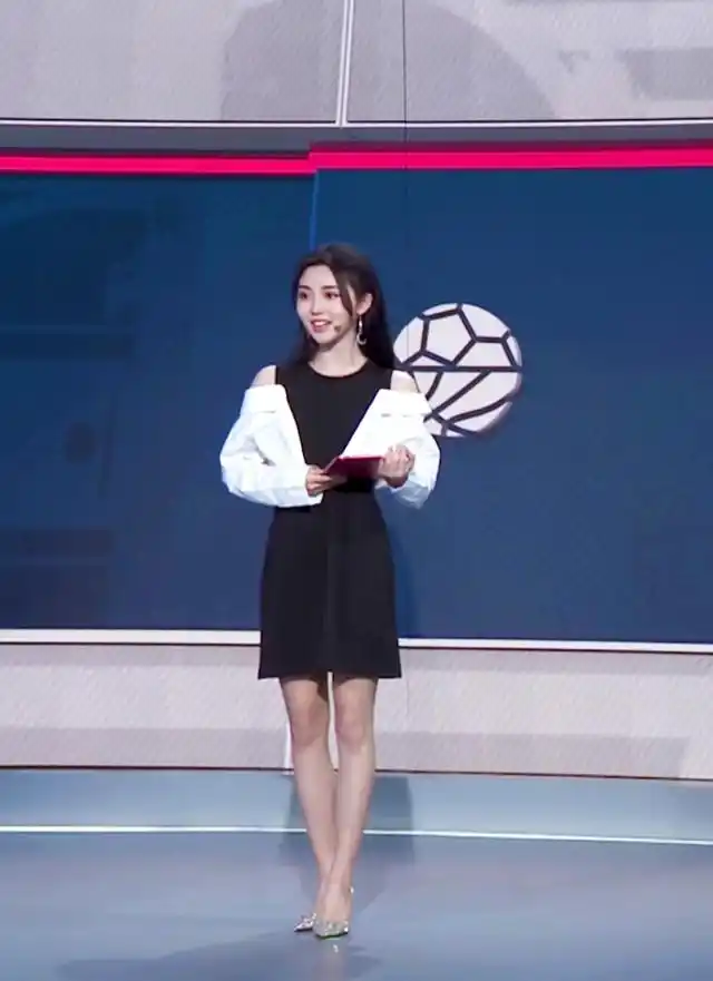 做篮球解说直播很赚钱吗_解说篮球规则的主播是谁_篮球解说直播工作