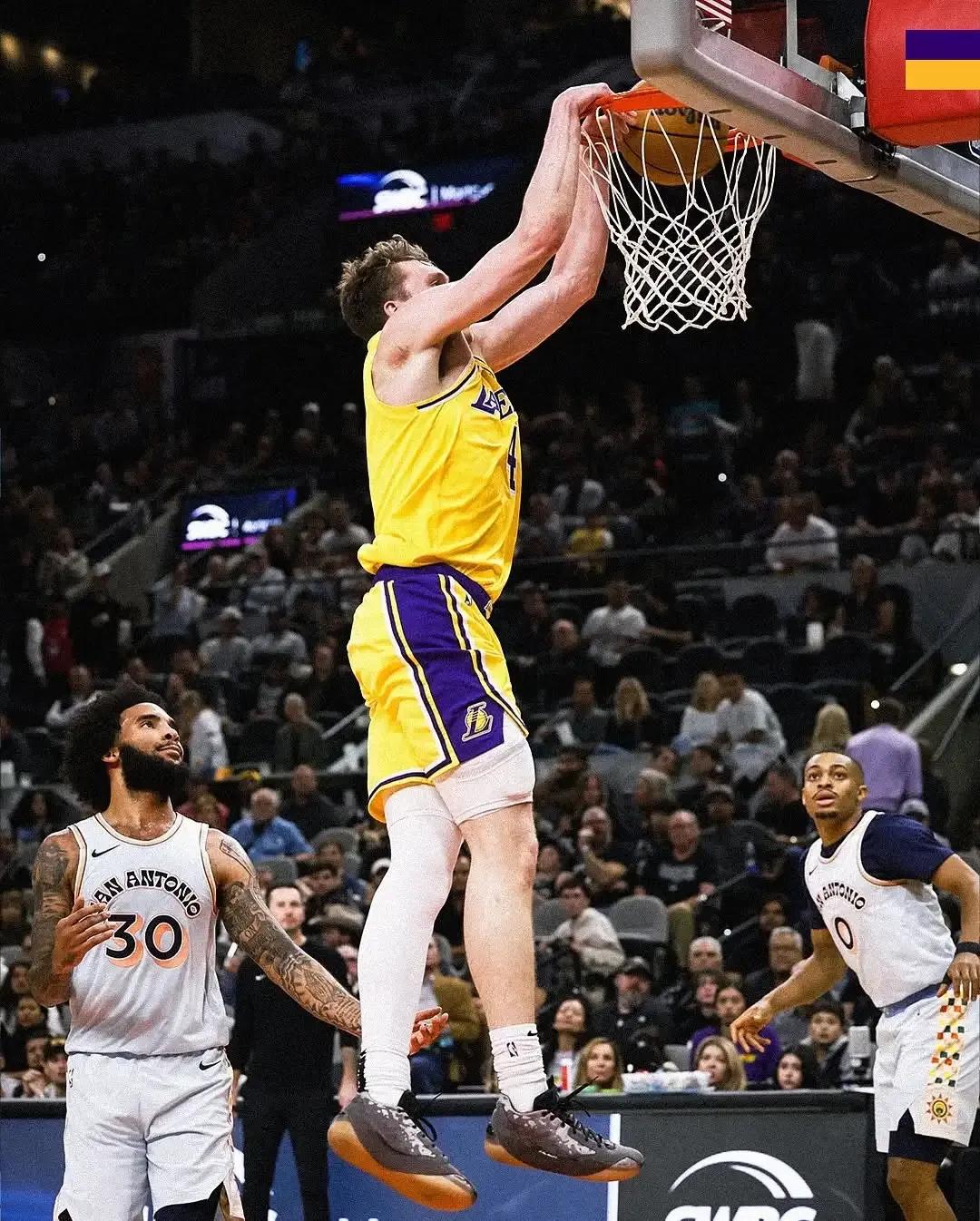 虎扑篮球历史数据_虎扑篮球nba历史得分_虎扑篮球nba三分历史命中数