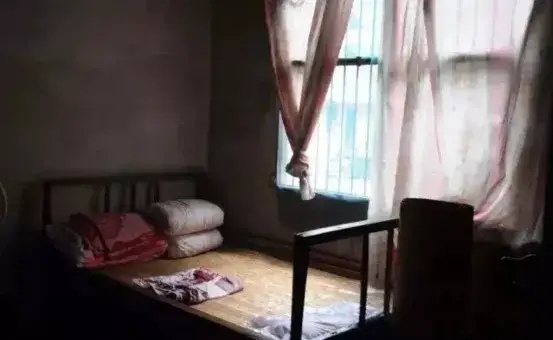 最爱哭的举重运动员_举重冠军夺冠流泪视频播放_举重运动员流泪