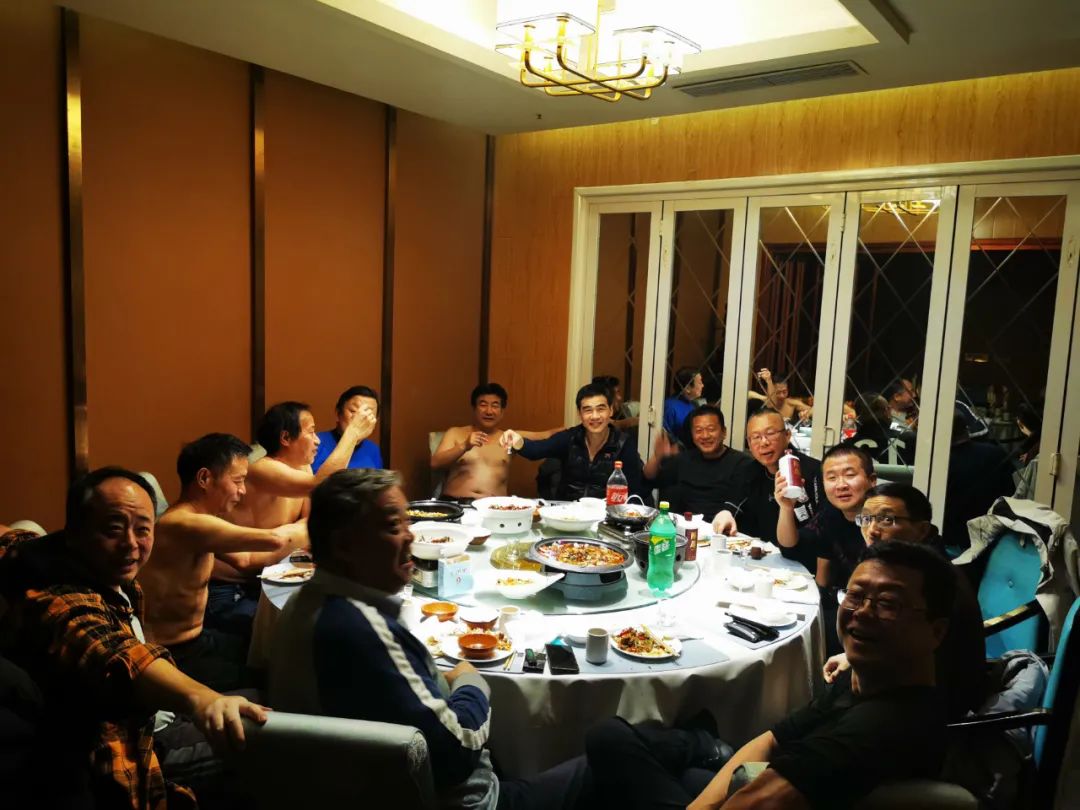 足球守门员转场规则_足球守门员换人规则_足球守门员规则转场动作